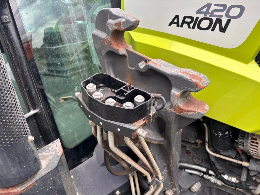 Tracteur CLAAS ARION 420 - photo slide 11