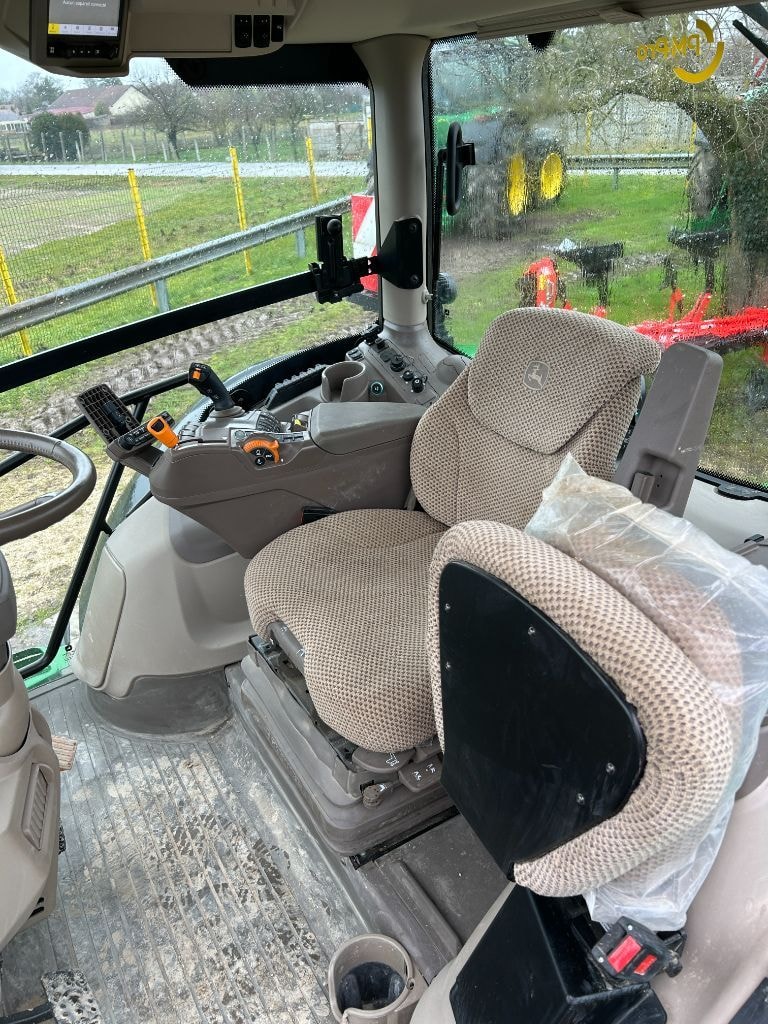 Tracteur JOHN DEERE 6R215 - photo slide 9