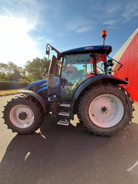 Tracteur VALTRA G105A - photo slide 4