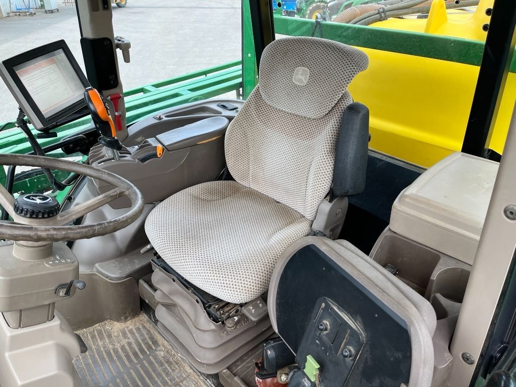 Pulverisateur automoteur JOHN DEERE R4040i - photo slide 11