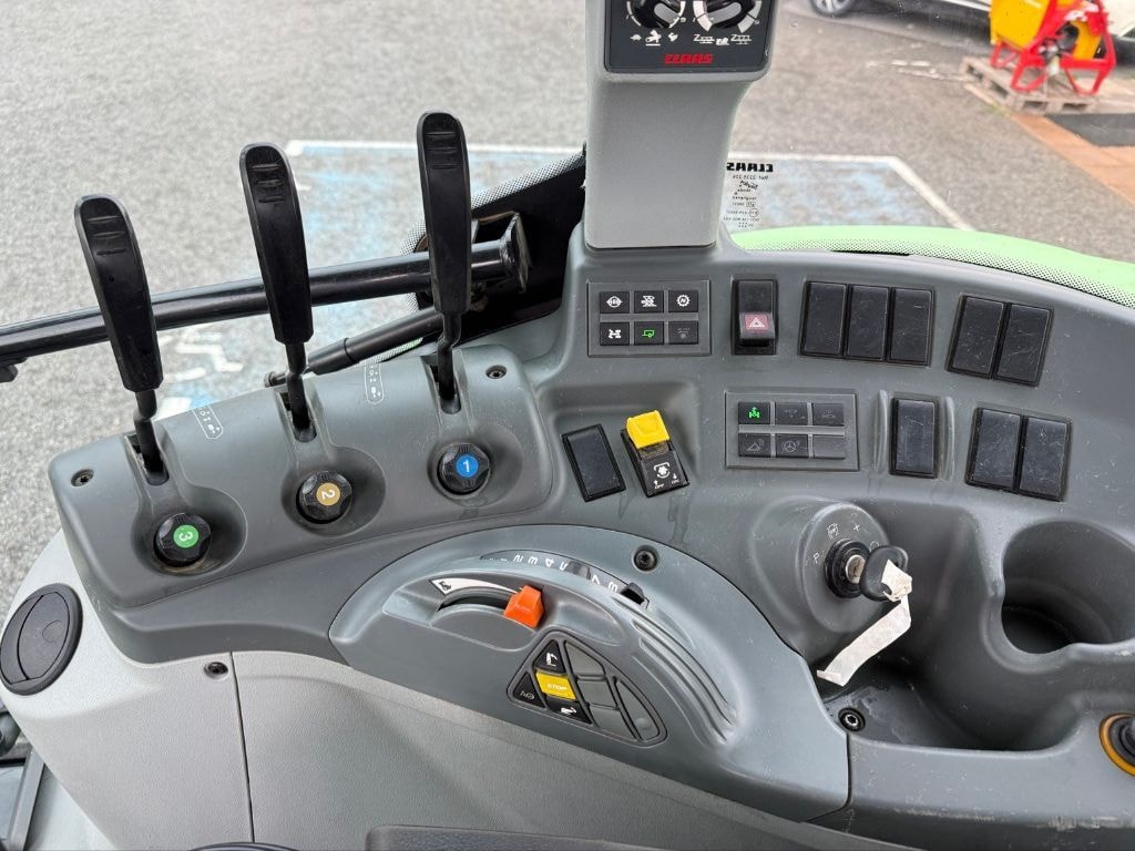 Tracteur CLAAS ARION 430 - photo slide 15