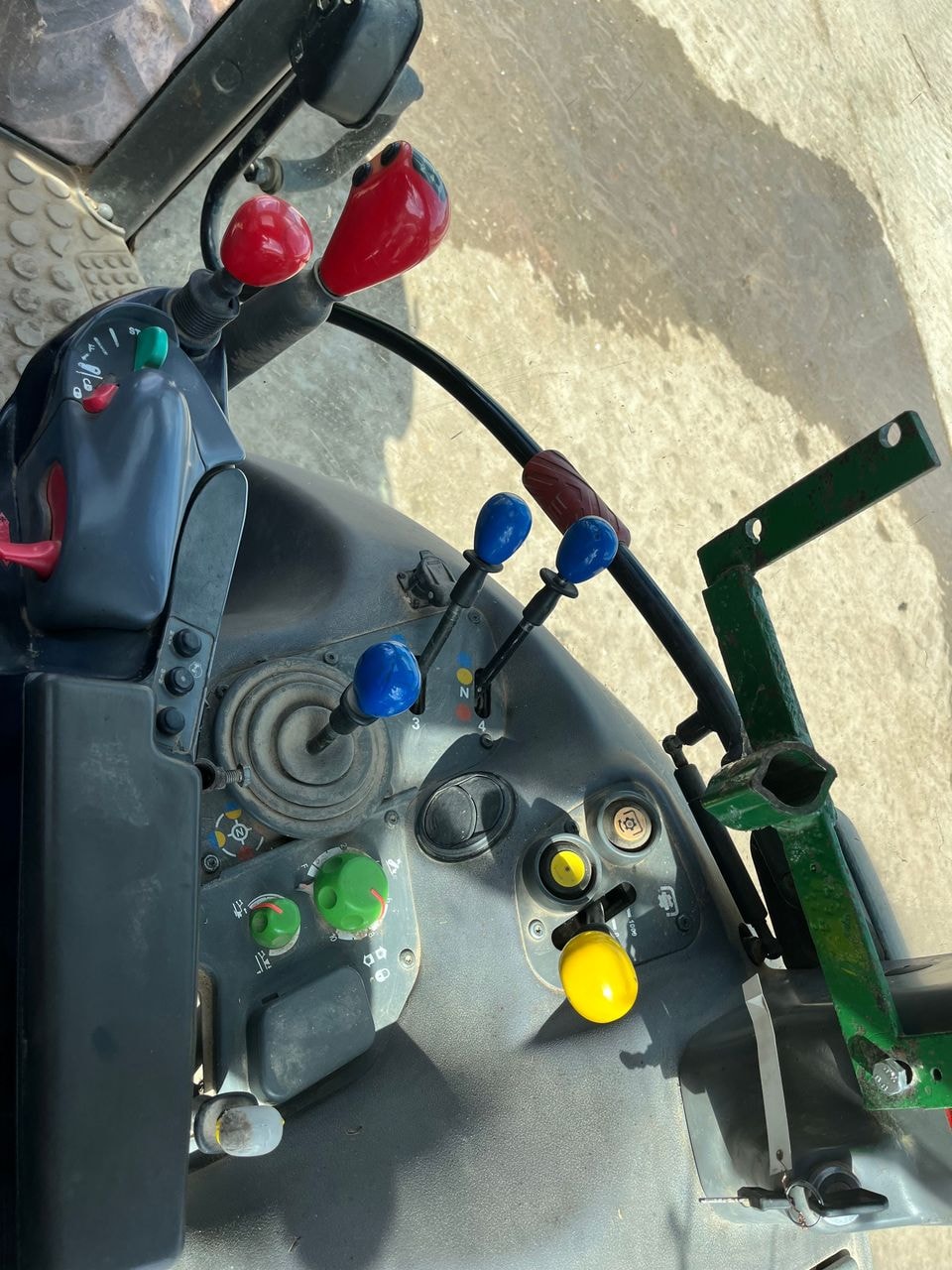 Tracteur DEUTZ FAHR AGROTRON 150 - photo slide 9