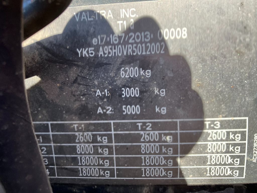 Tracteur VALTRA A95 - photo slide 10
