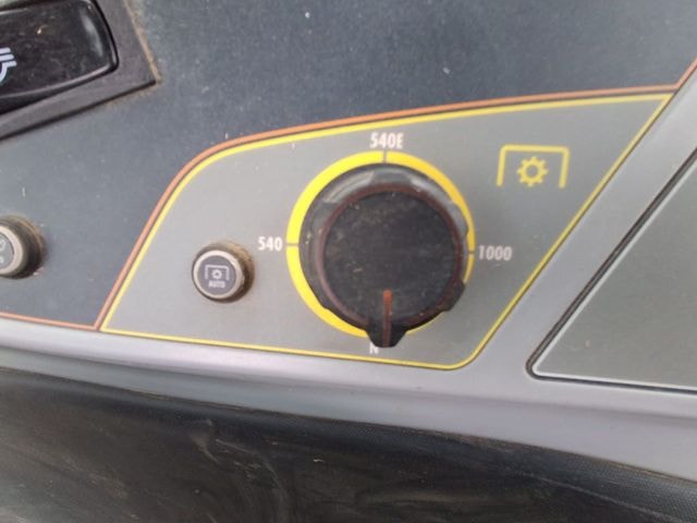 Tracteur VALTRA T144  ACTIVE - photo slide 15