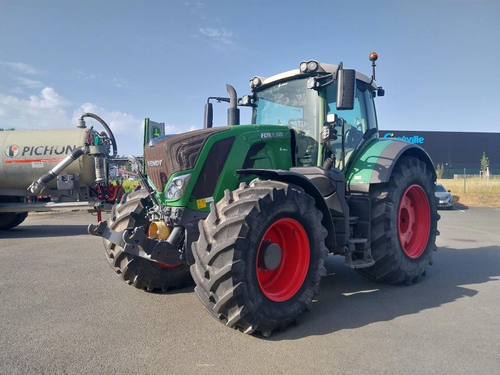 Tracteur FENDT 828 - photo slide 6
