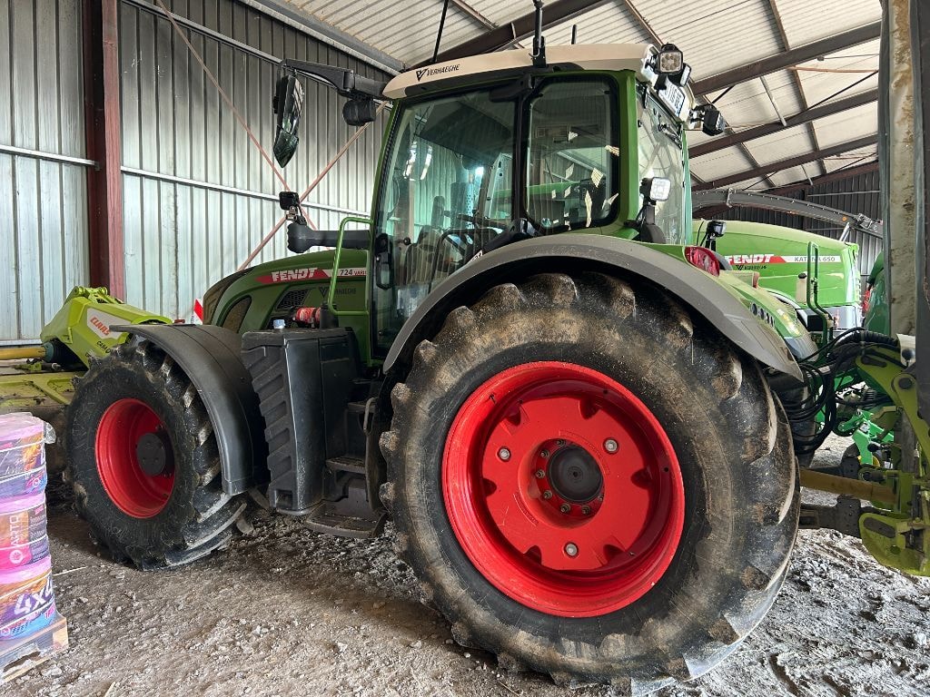 Tracteur FENDT 724 VARIO POWER + - photo slide 20