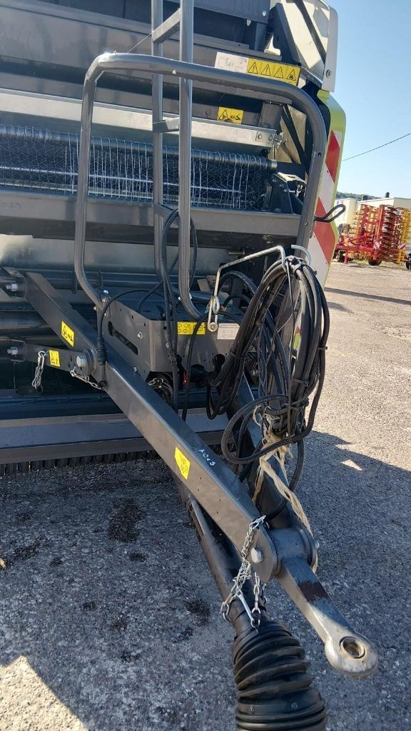 Presse balles rondes CLAAS varaint 450 - photo slide 8
