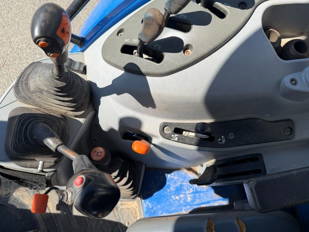 Tracteur chargeur NEW HOLLAND T5.95 DC - photo slide 15
