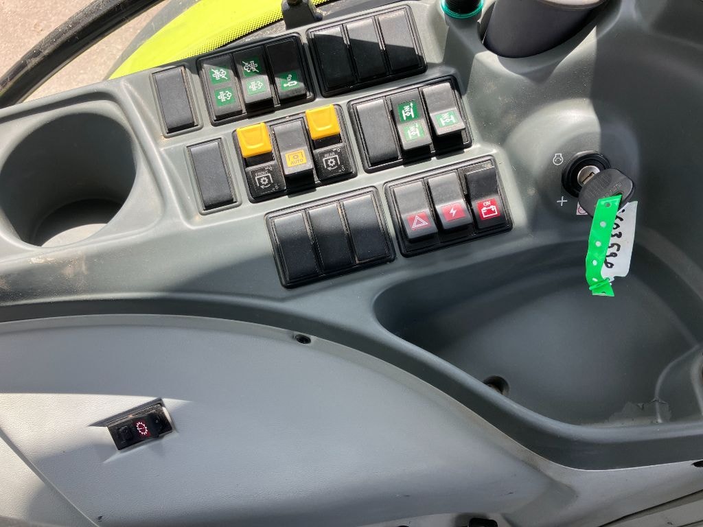 Tracteur CLAAS ARION 610 CIS+ - photo slide 12