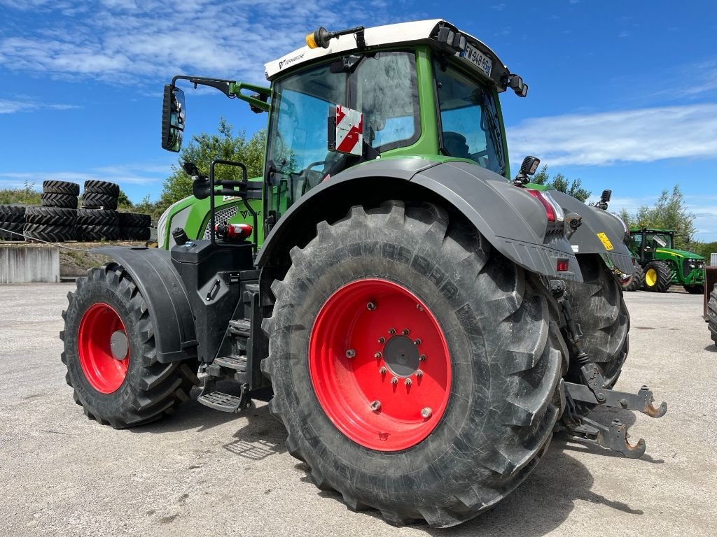 Tracteur FENDT 826 VARIO PROFI + - photo slide 8
