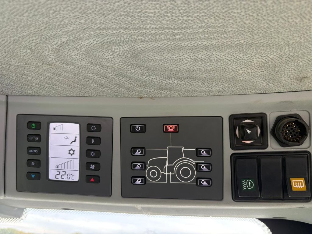 Tracteur CLAAS AXION 920 - photo slide 16