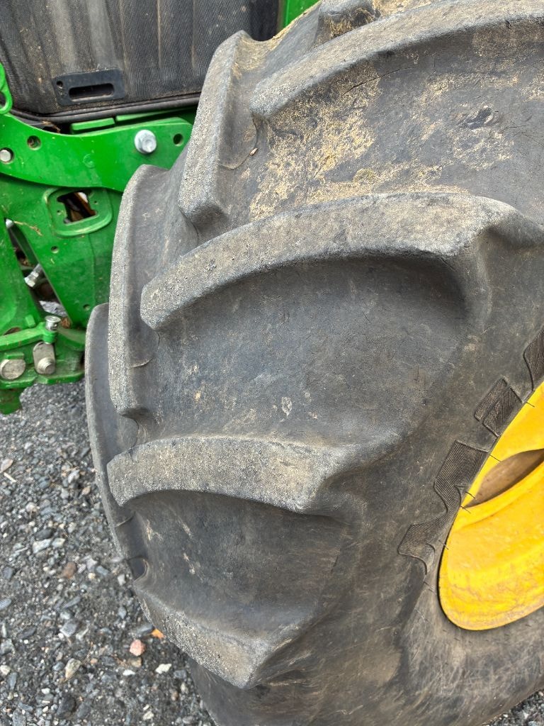 Tracteur chargeur JOHN DEERE 6120 M COMMAN QUAD - photo slide 17