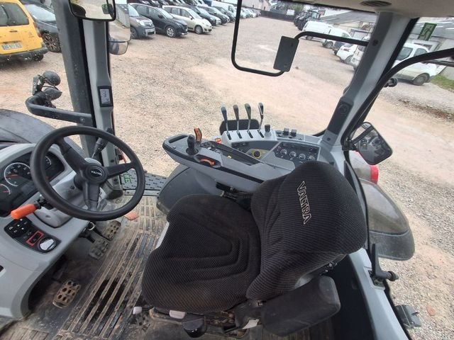 Tracteur VALTRA T174 - photo slide 14