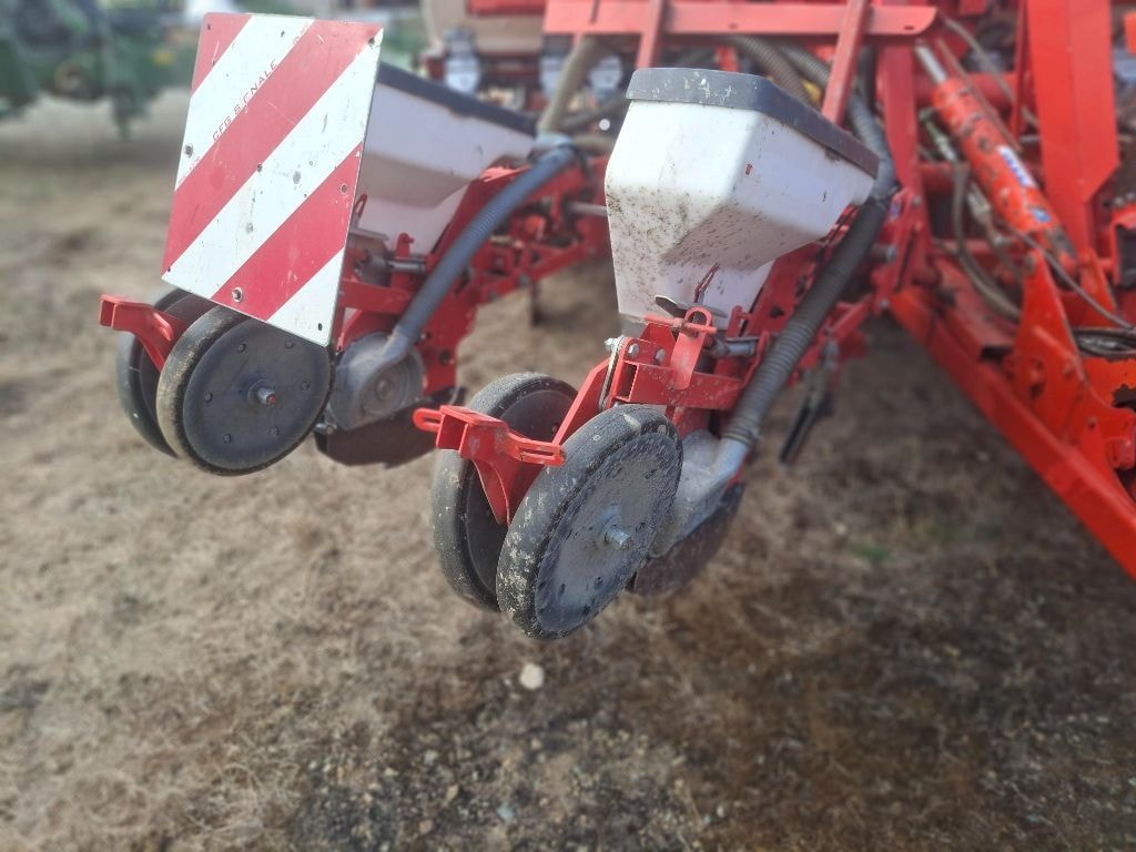 Semoir monograine KUHN PLANTER 3 MARG TR 5M00 - photo slide 7