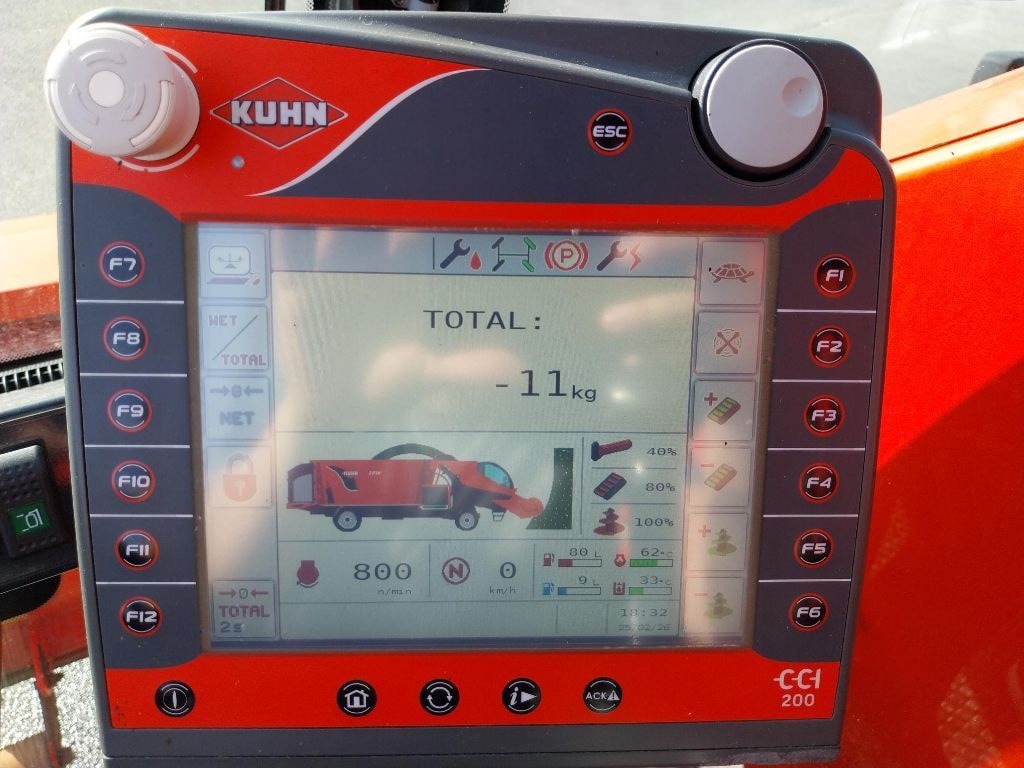 Melangeuse automotrice KUHN SPW 18 CS intense - photo slide 10