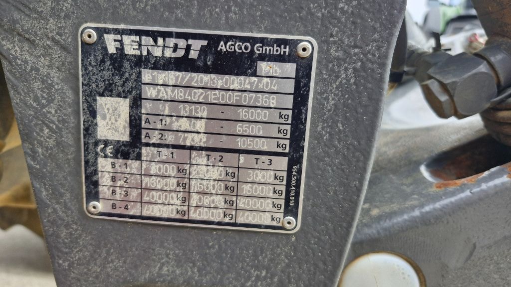 Tracteur FENDT 824 VARIO PROFI + - photo slide 13