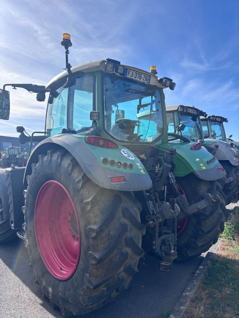 Tracteur FENDT 720 - photo slide 7