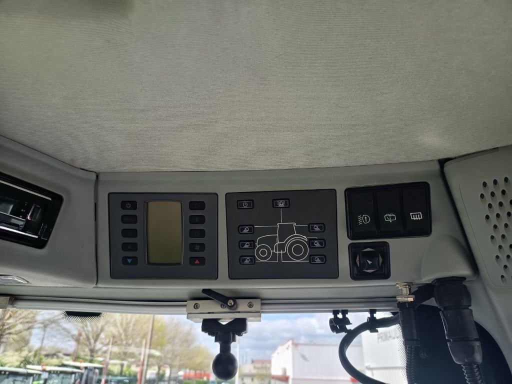 Tracteur CLAAS AXION 830 CMATIC - photo slide 12