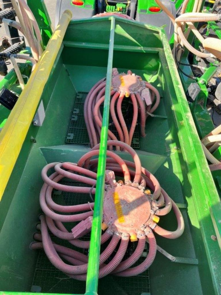 Semoir simplifié JOHN DEERE 750A - photo slide 28
