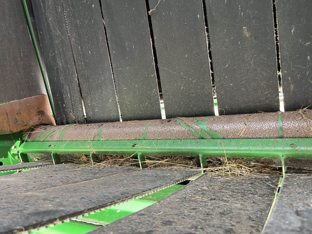 Presse balles rondes JOHN DEERE 582 - photo slide 11