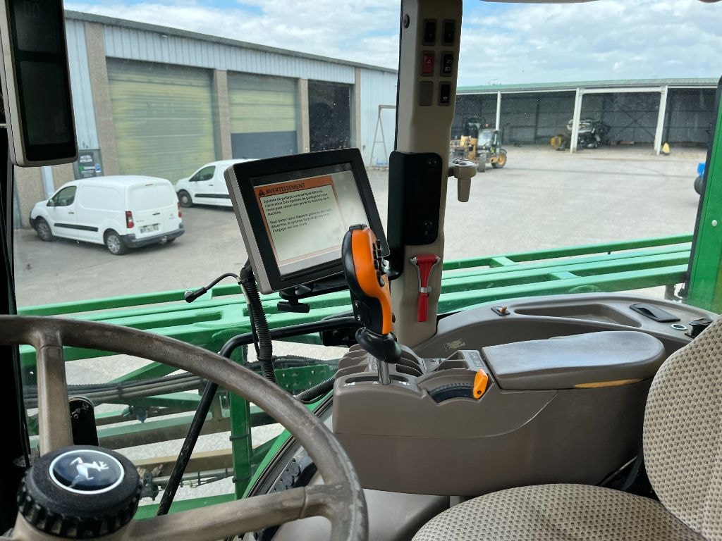 Pulverisateur automoteur JOHN DEERE R4040i - photo slide 12