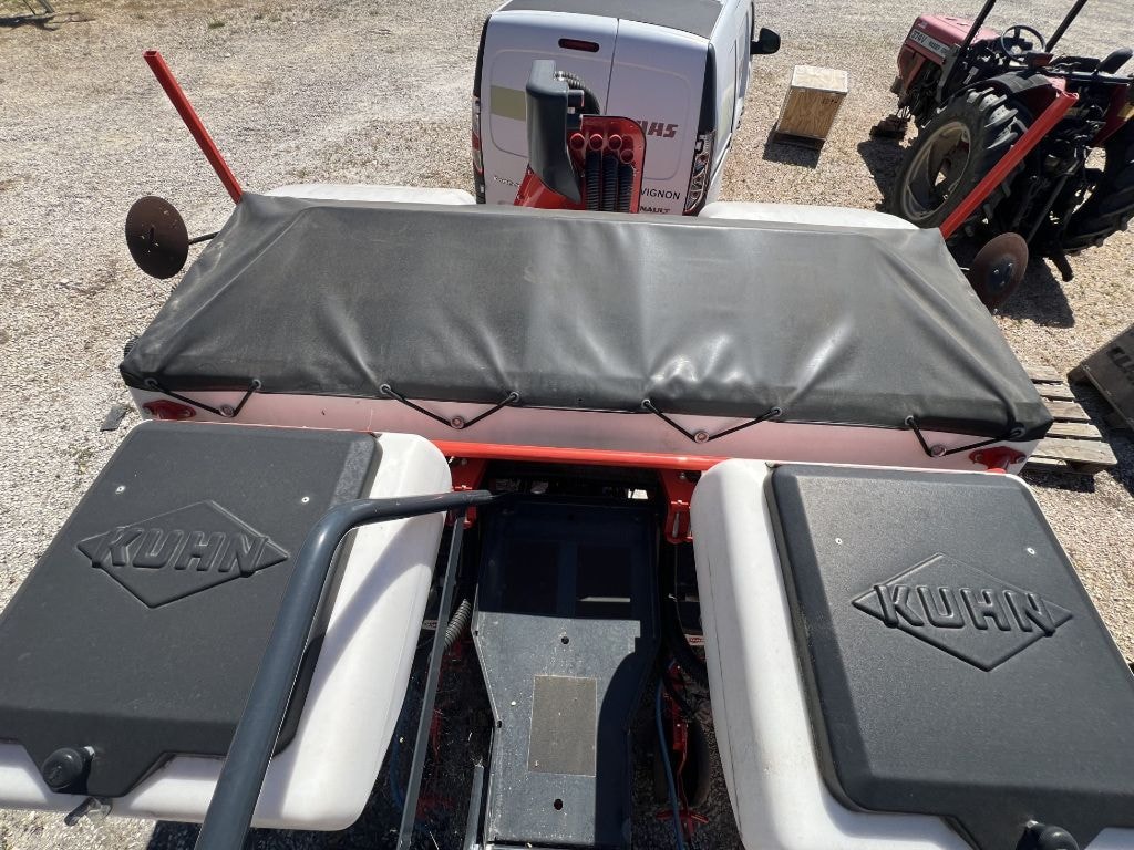 Semoir monograine KUHN Planter 3 M - photo slide 27
