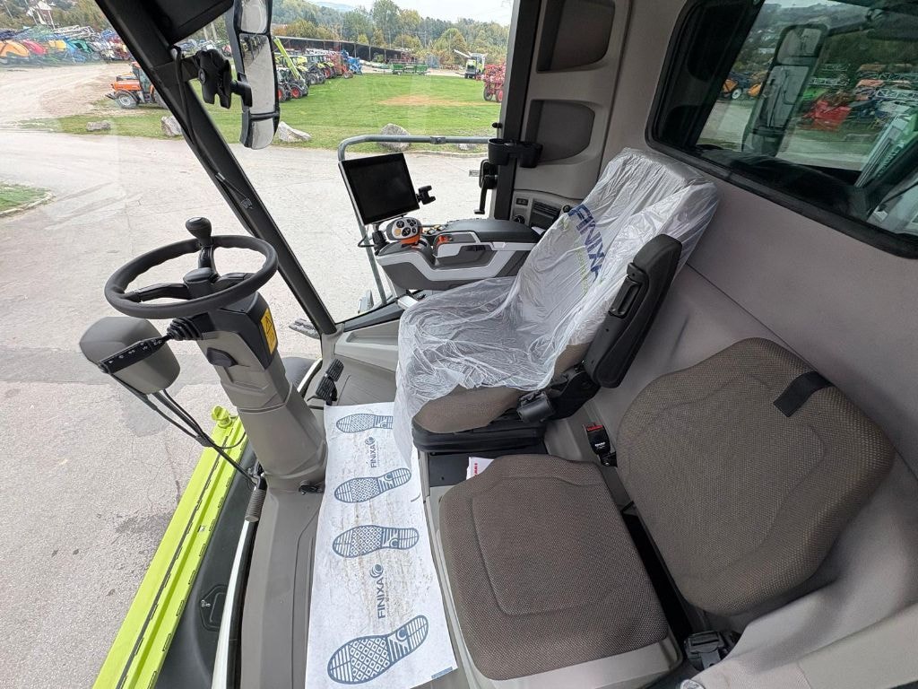 Moissonneuse CLAAS TRION 660 - photo slide 12