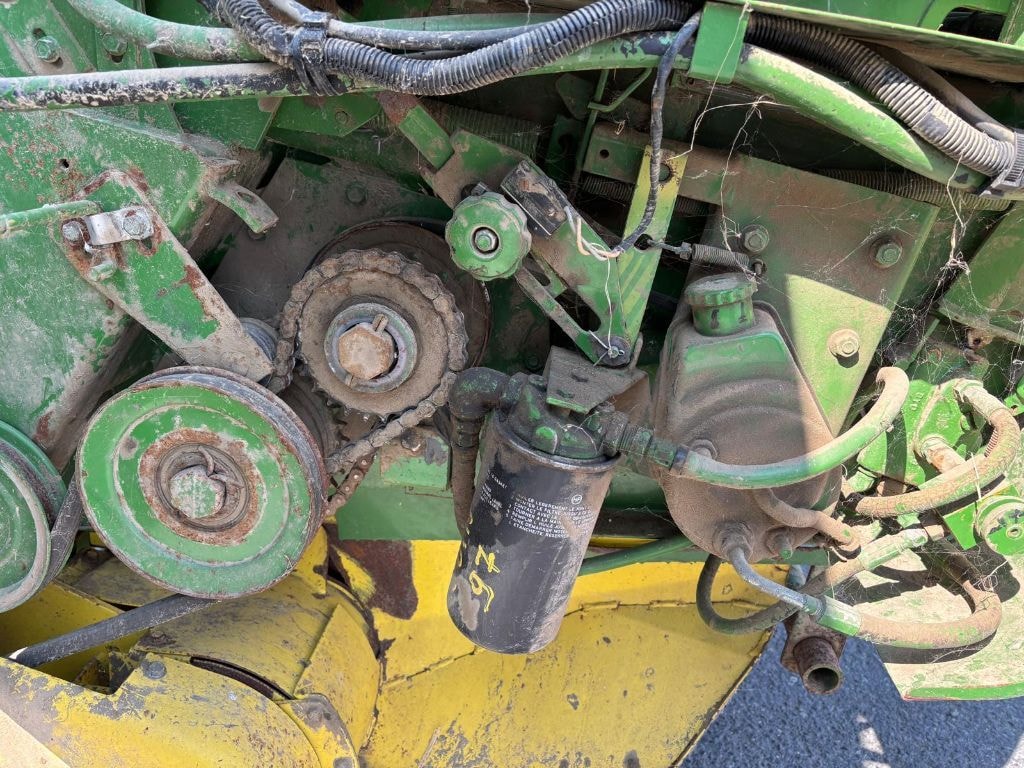 Presse balles rondes JOHN DEERE 550 - photo slide 8