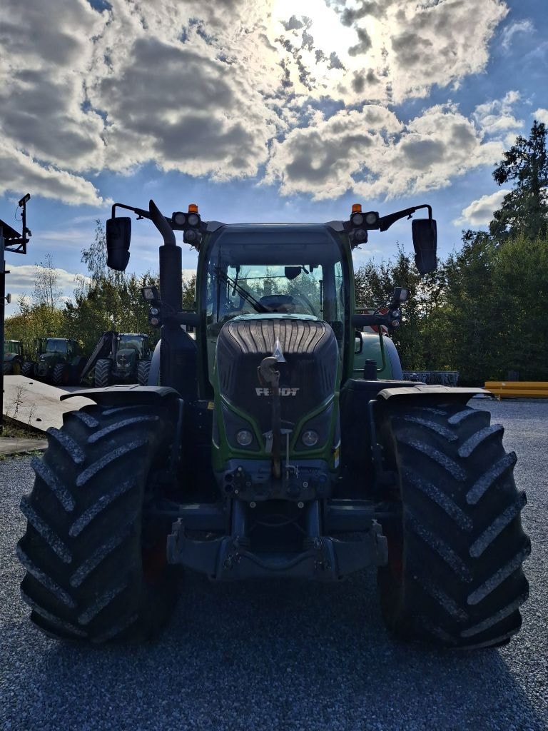 Tracteur FENDT 718 VARIO POWER + - photo slide 5