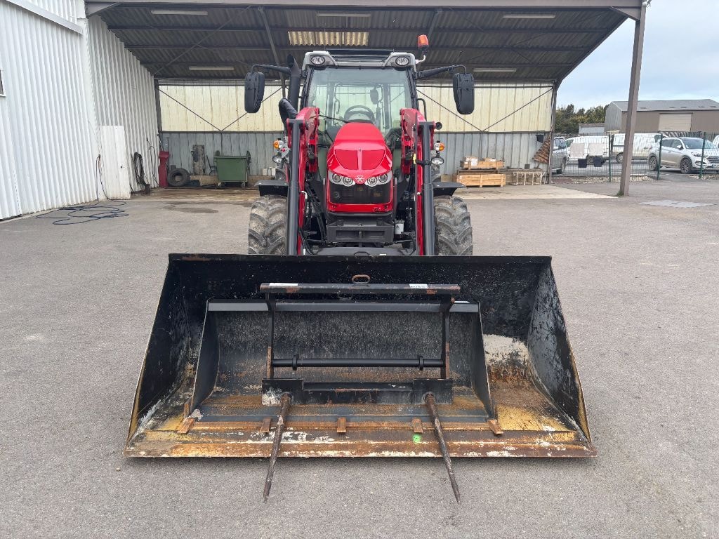 Tracteur MASSEY FERGUSON 5713S DYNA-4 ESSENTIAL - photo slide 10
