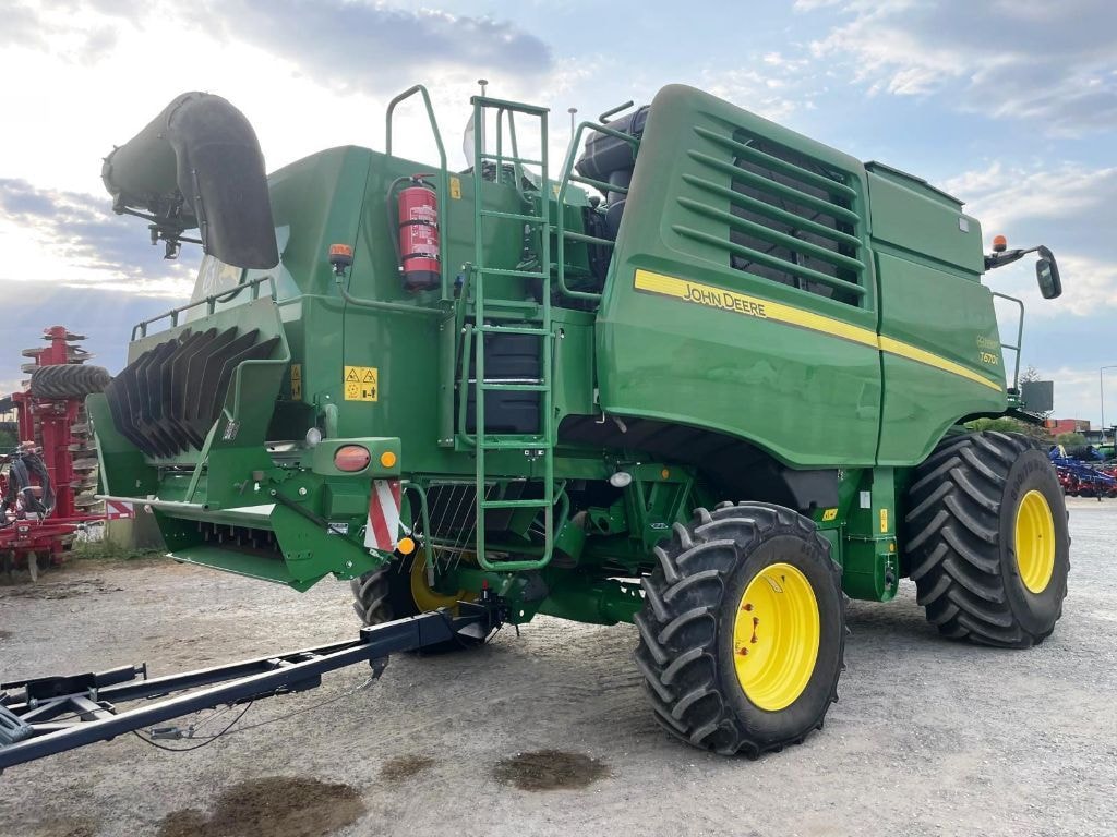 Moissonneuse JOHN DEERE T670 - photo slide 6