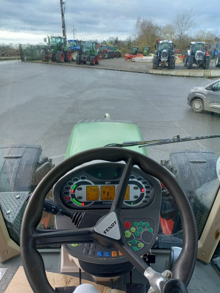 Tracteur FENDT 716 VARIO PROFI SCR  - photo slide 19