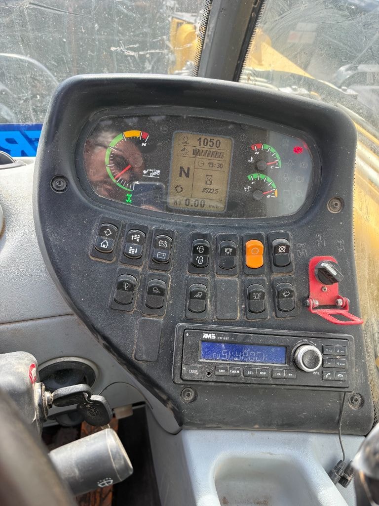 Telescopique NEW HOLLAND TH7.42 plus - photo slide 33
