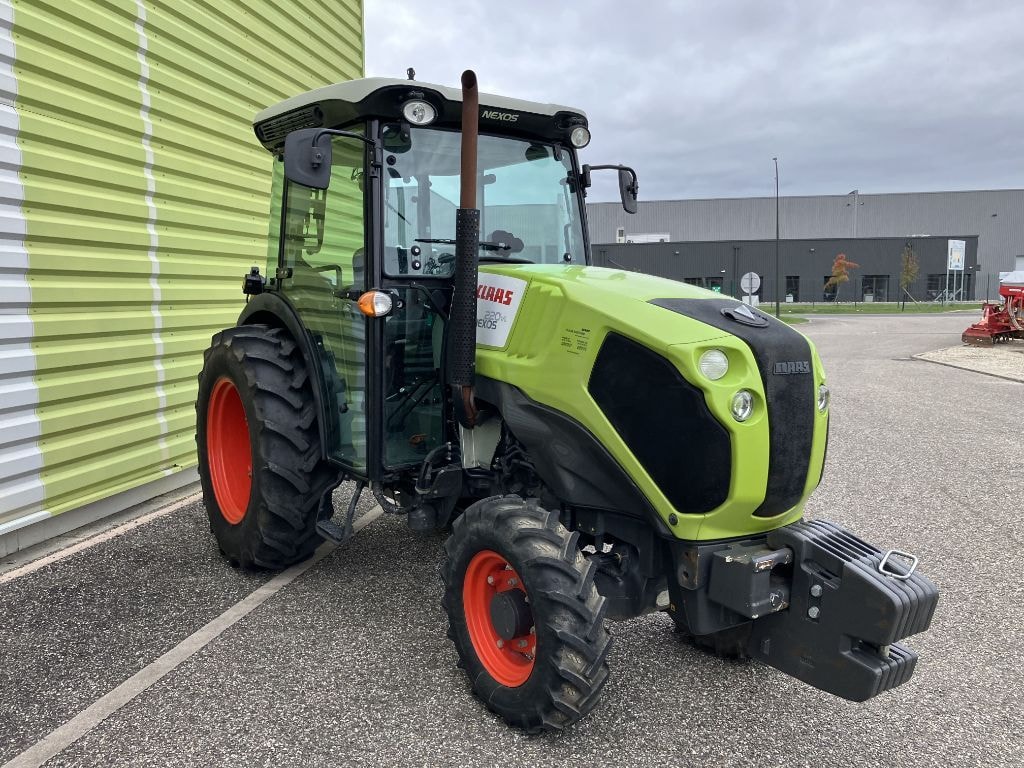 Tracteur etroit CLAAS NEXOS 220 VL - photo slide 5