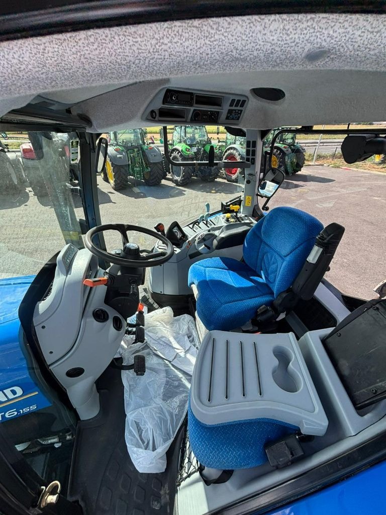 Tracteur NEW HOLLAND T6.155 - photo slide 11