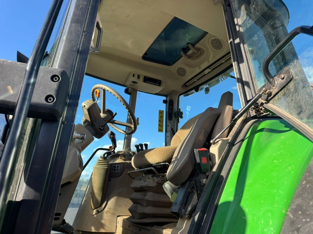 Tracteur chargeur JOHN DEERE 6100M - photo slide 8