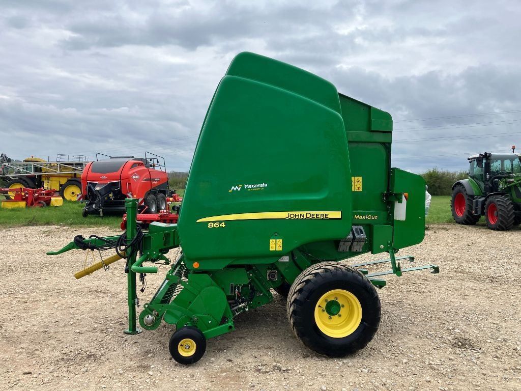 Presse balles rondes JOHN DEERE 864 MAXICUT - photo slide 6