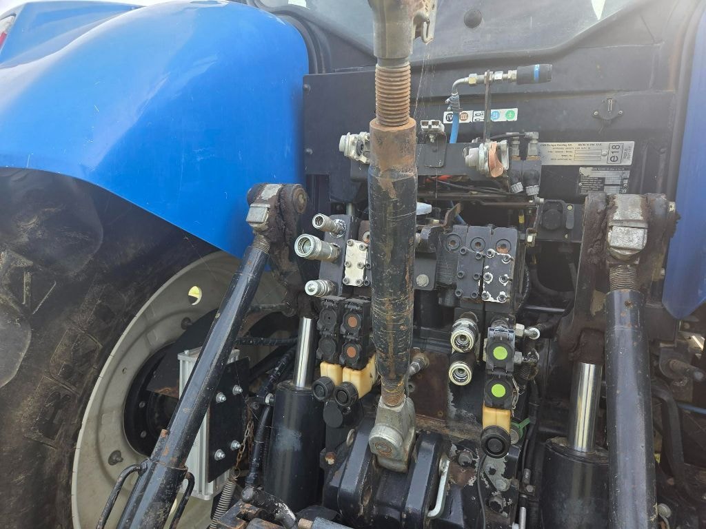 Tracteur NEW HOLLAND T7040 6.7L - photo slide 6