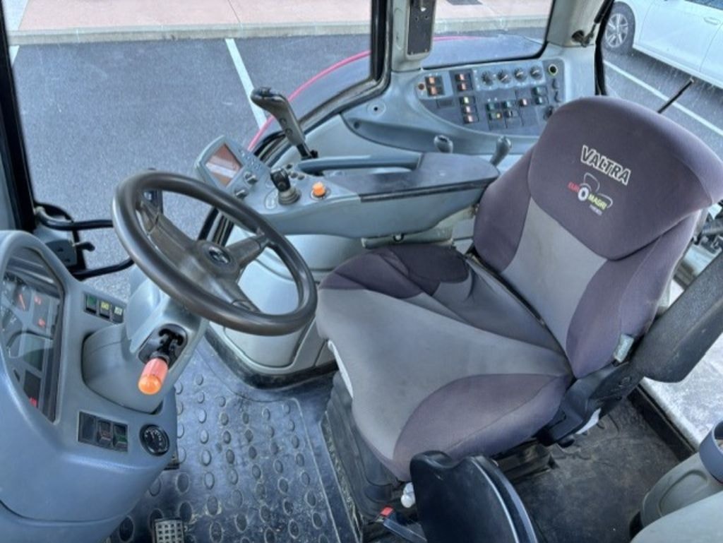 Tracteur VALTRA T151 E - photo slide 5