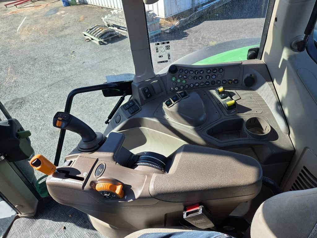 Tracteur chargeur JOHN DEERE 6130M - photo slide 13