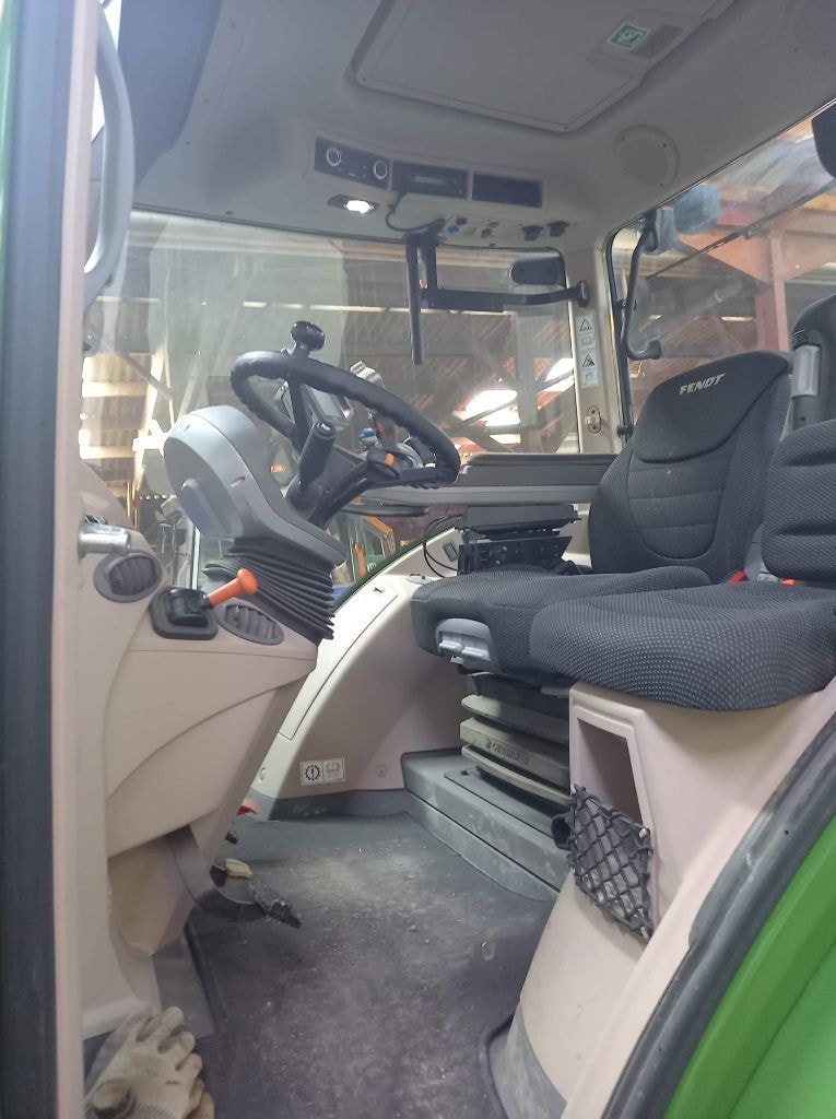 Tracteur FENDT 718 VARIO POWER - photo slide 3