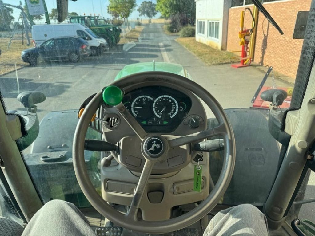 Tracteur JOHN DEERE 6140R - photo slide 10
