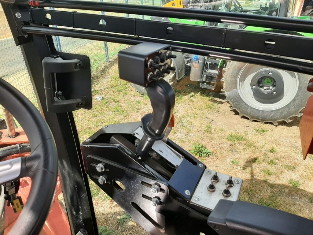 Tracteur enjambeur VERMANDE MR 1135 - photo slide 18