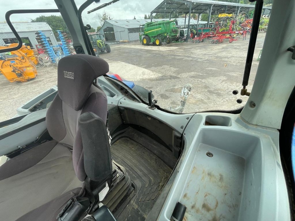 Tracteur VALTRA N 154 V - photo slide 11