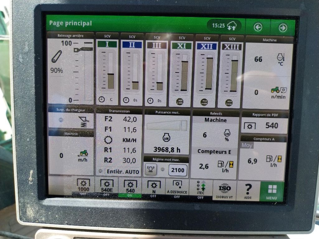Tracteur chargeur JOHN DEERE 6135R - photo slide 13