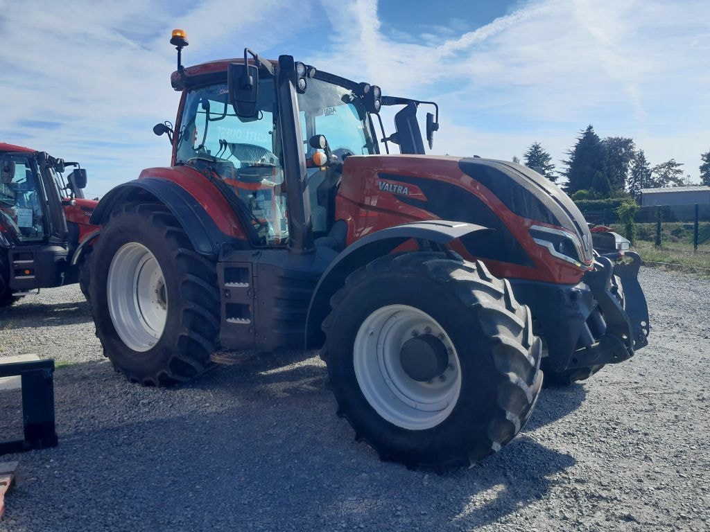 Tracteur VALTRA T175eH - photo slide 2