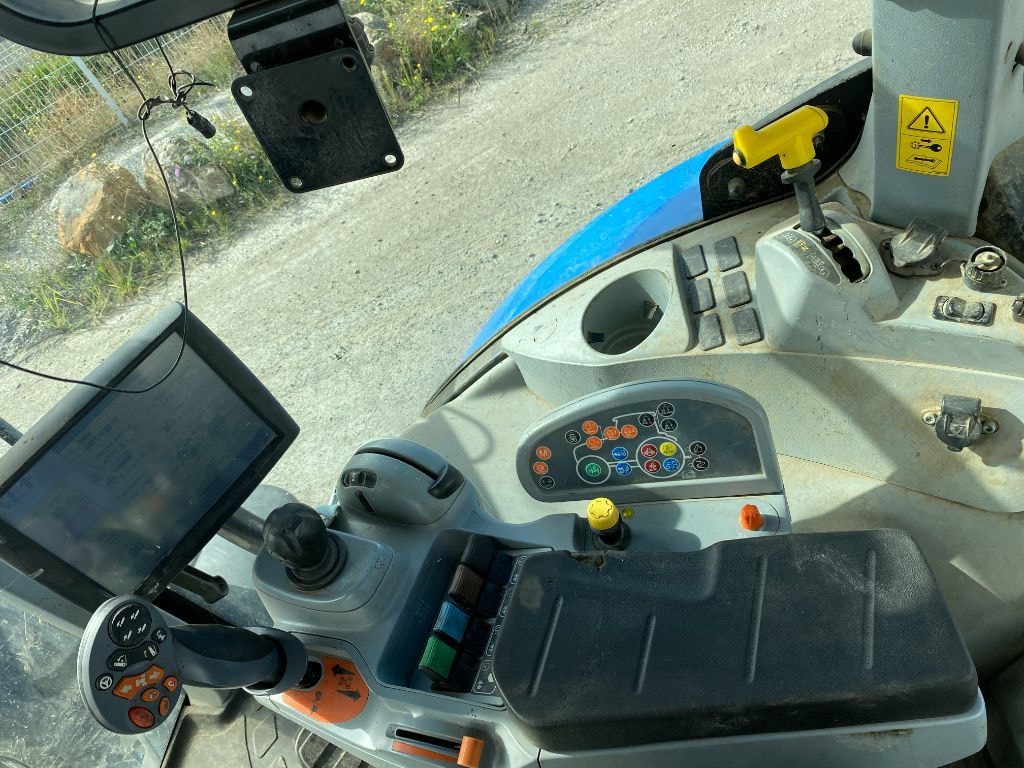 Tracteur NEW HOLLAND T7.185 AC - photo slide 8