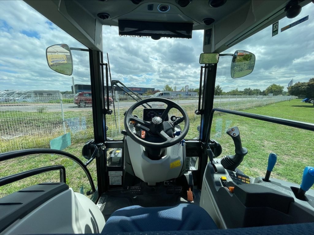 Tracteur NEW HOLLAND T4.100F - photo slide 3