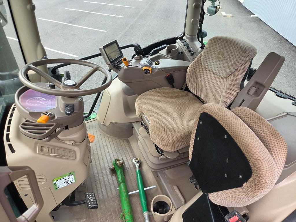 Tracteur chargeur JOHN DEERE 6145R - photo slide 20