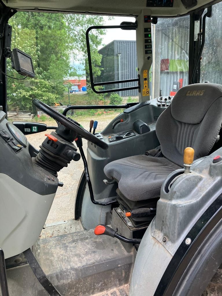 Tracteur CLAAS Nexos 230 vl - photo slide 9